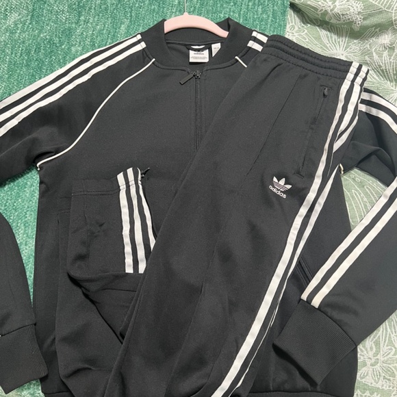LADIES ADIDAS JACKET - Picture 3 of 3